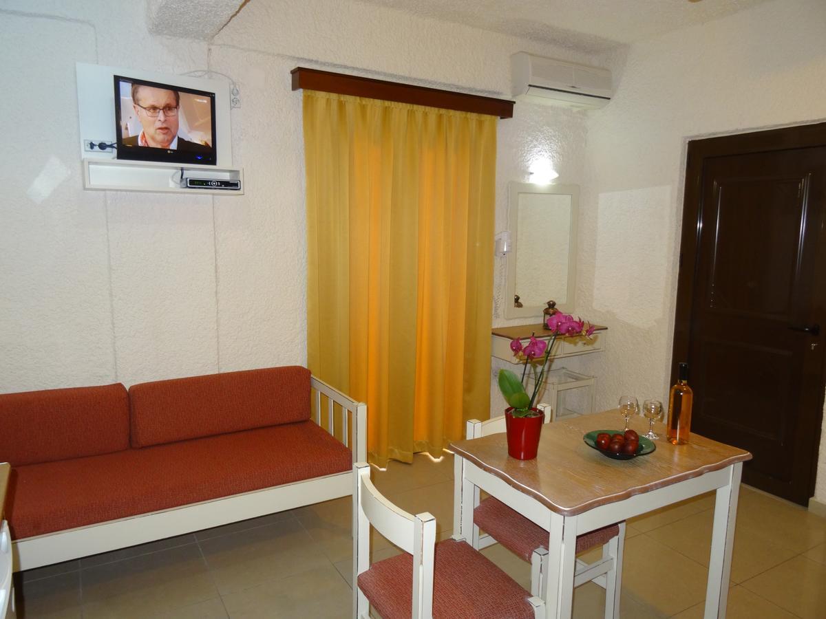 Lito Apartments Paleochora Bagian luar foto