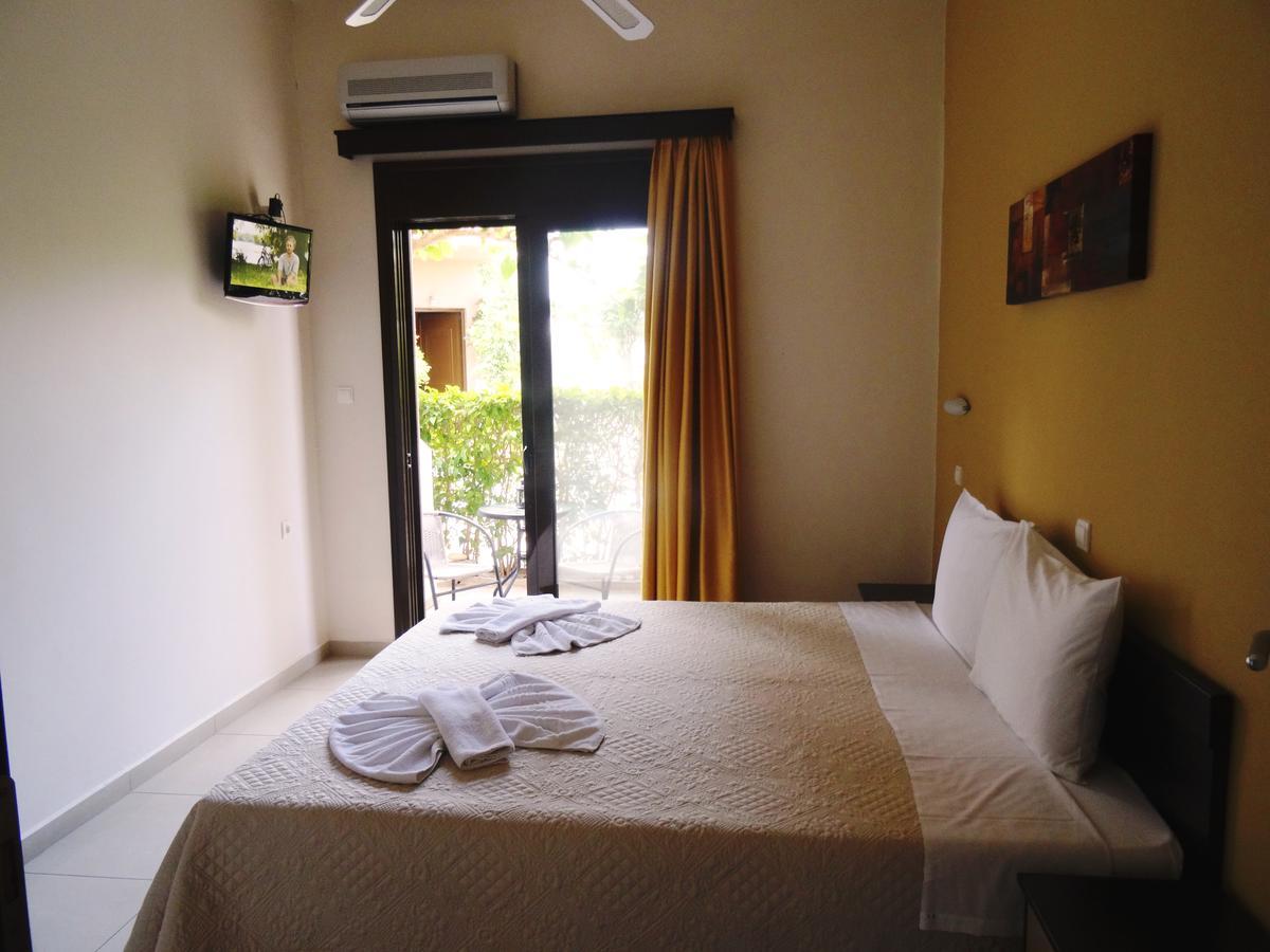 Lito Apartments Paleochora Bagian luar foto